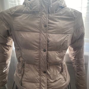 Women’s grey Abercrombie puffer coat